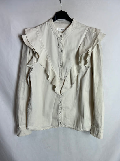 MANGO. Blusa denim color crudo volante. T M