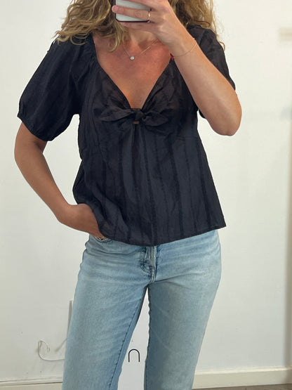 VIOLETA BY MANGO. Black die-cut top TM