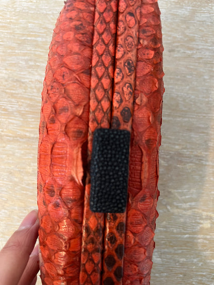 BECARA. Bolso de mano piel