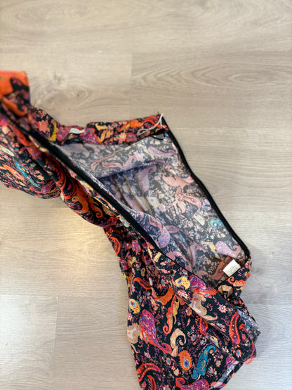 CUPLÉ. Vestido corto estampado asimetrico