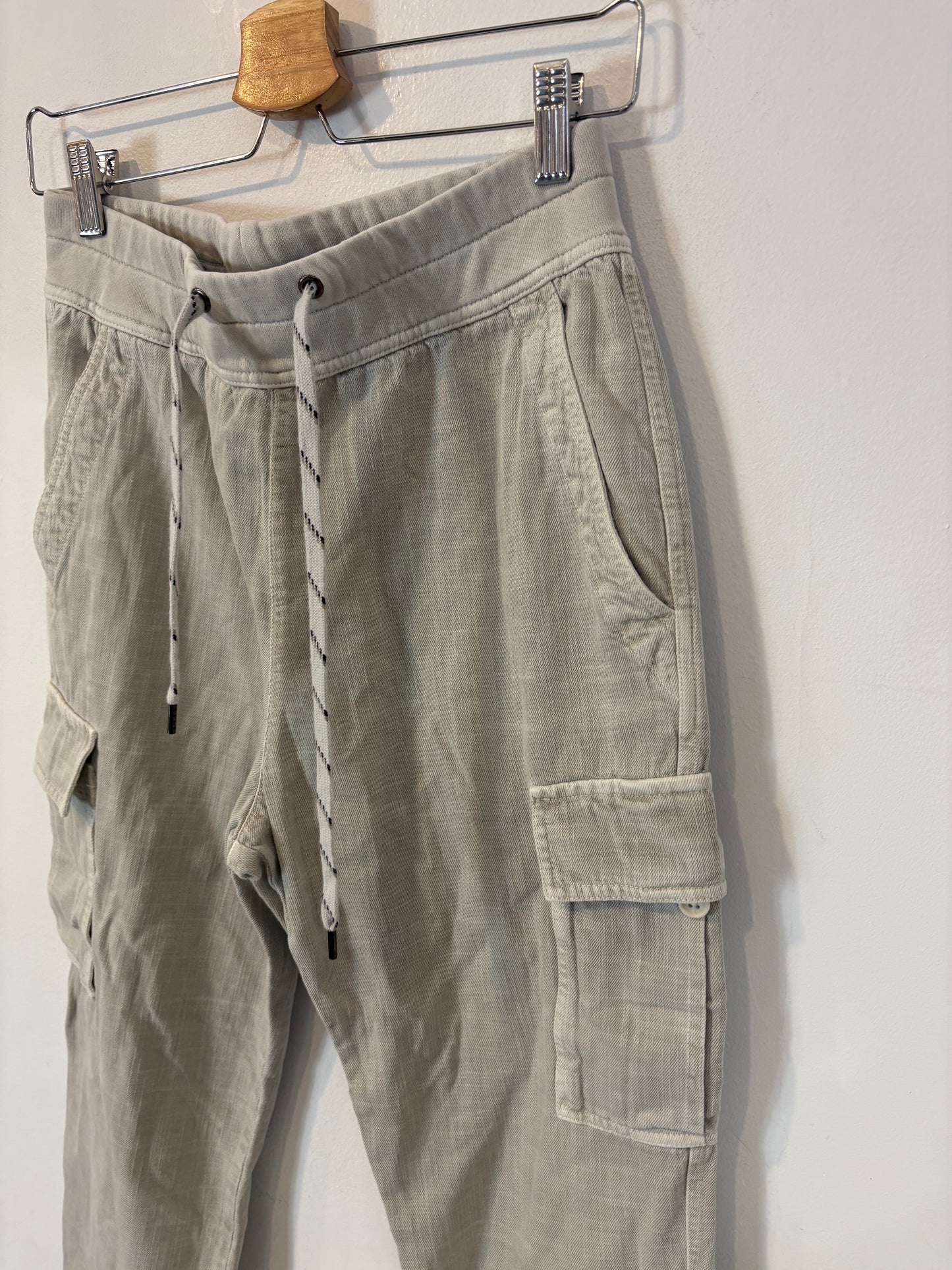JAMES PERSE. Pantalón textura bolsillos