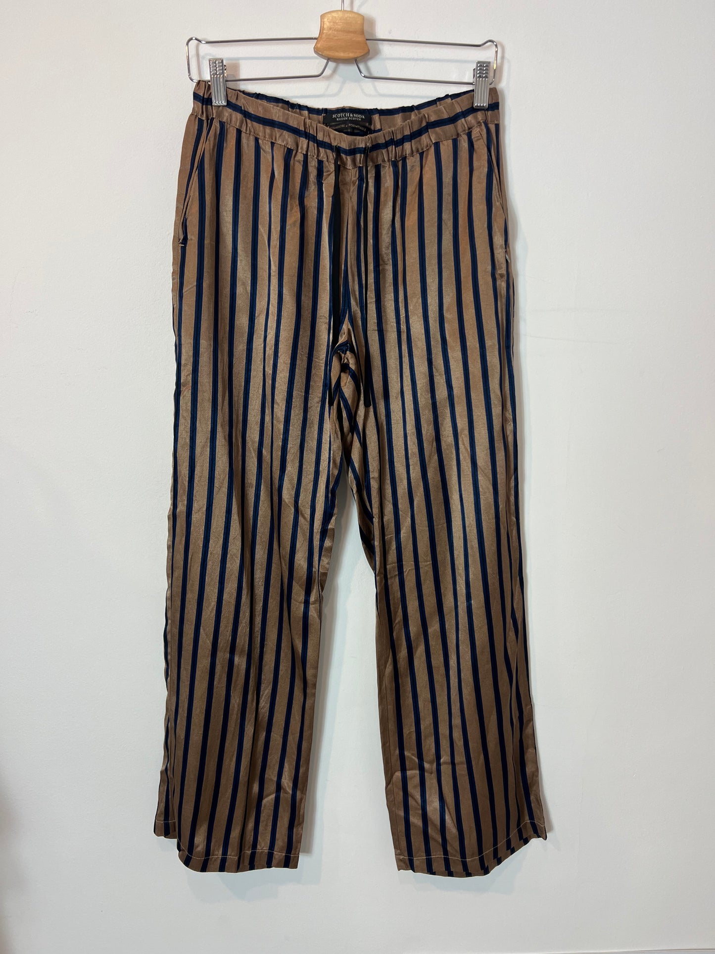 SCOTCH&amp;SODA .Pabtalon satin stripes. TM