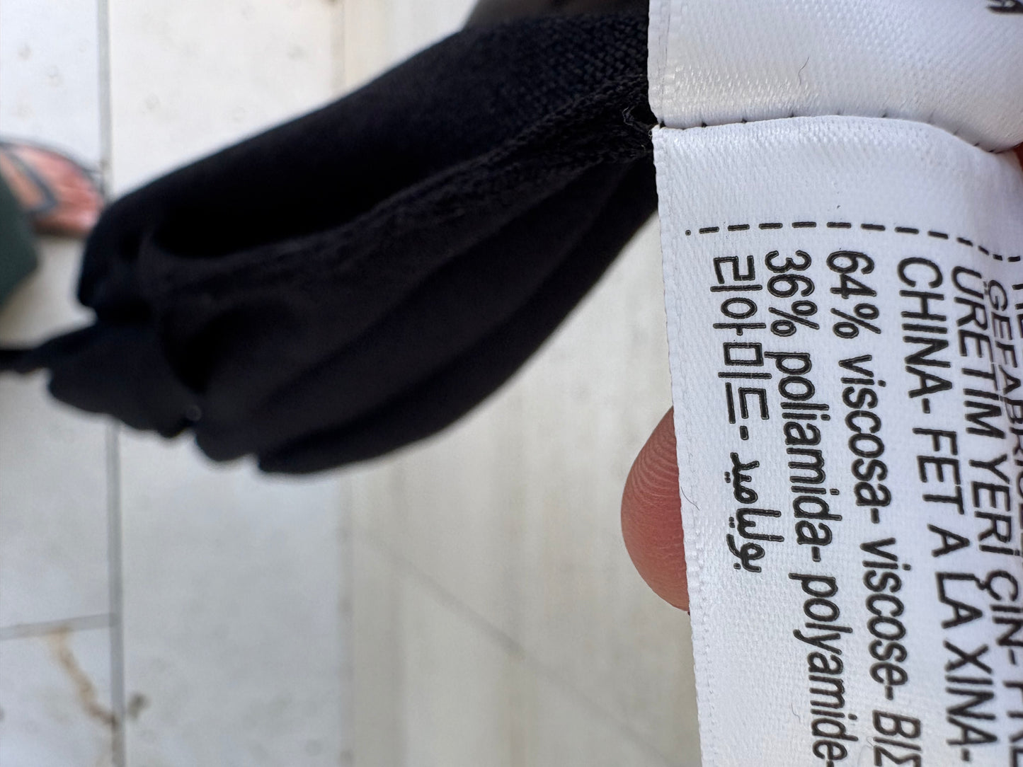 MASSIMO DUTTI. Vestido largo negro hilo