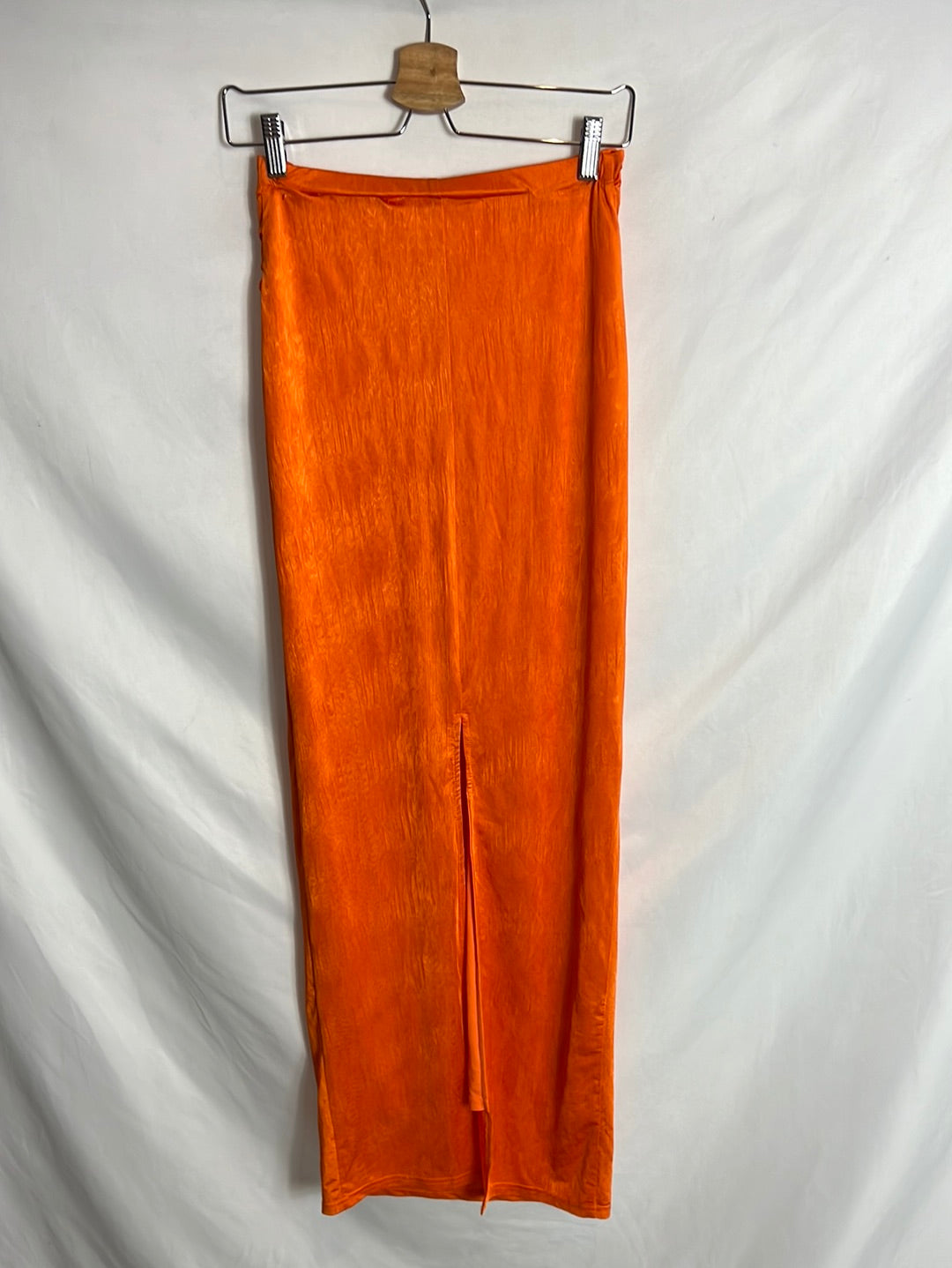 SUPERDOWN. total look naranja  T.s