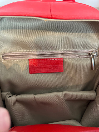 OTRAS. Mochila roja piel