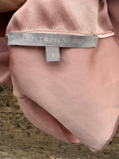 JANTAMINIAU. Top rosa seda detalle cuello
