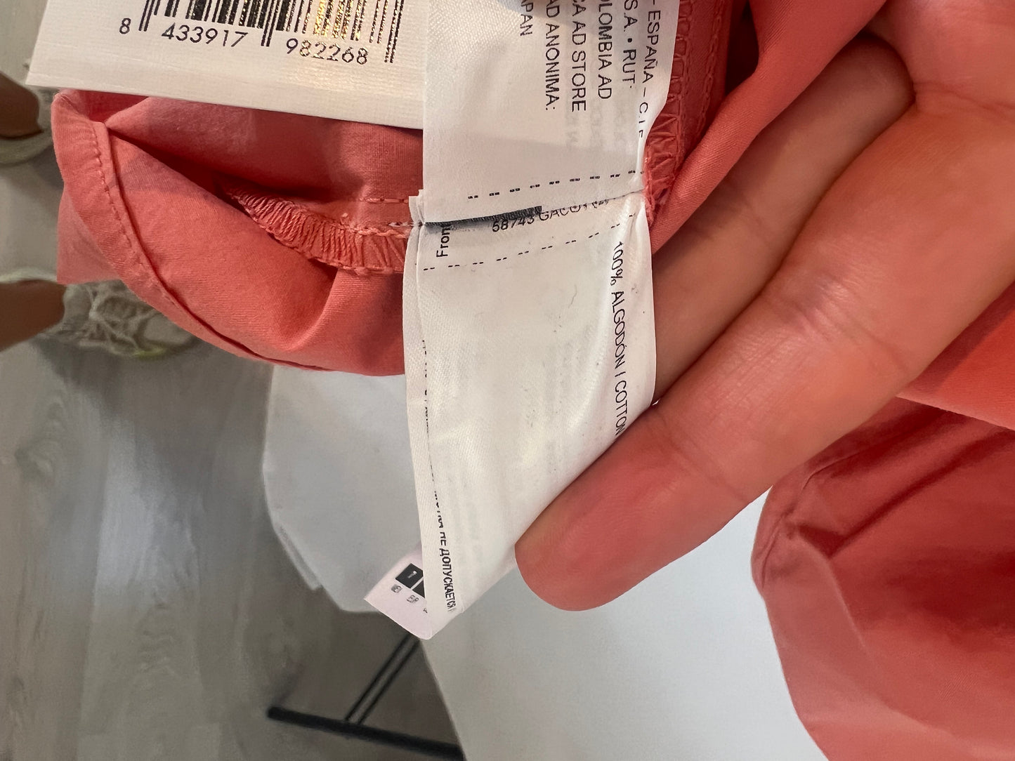 ADOLFO DOMINGUEZ. Coral puff-sleeve blouse. Size 40