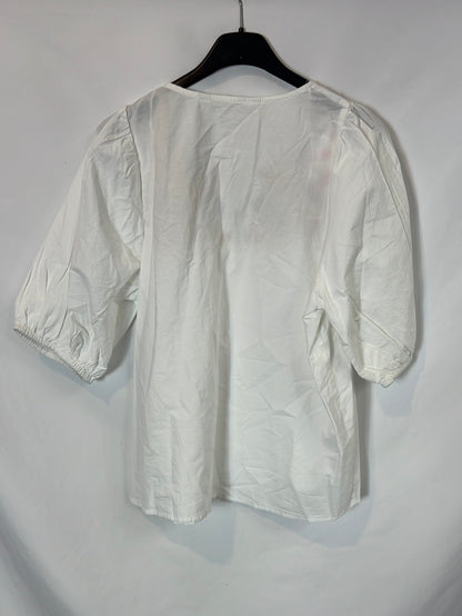 ZARA. Blusa blanca bordada T.m