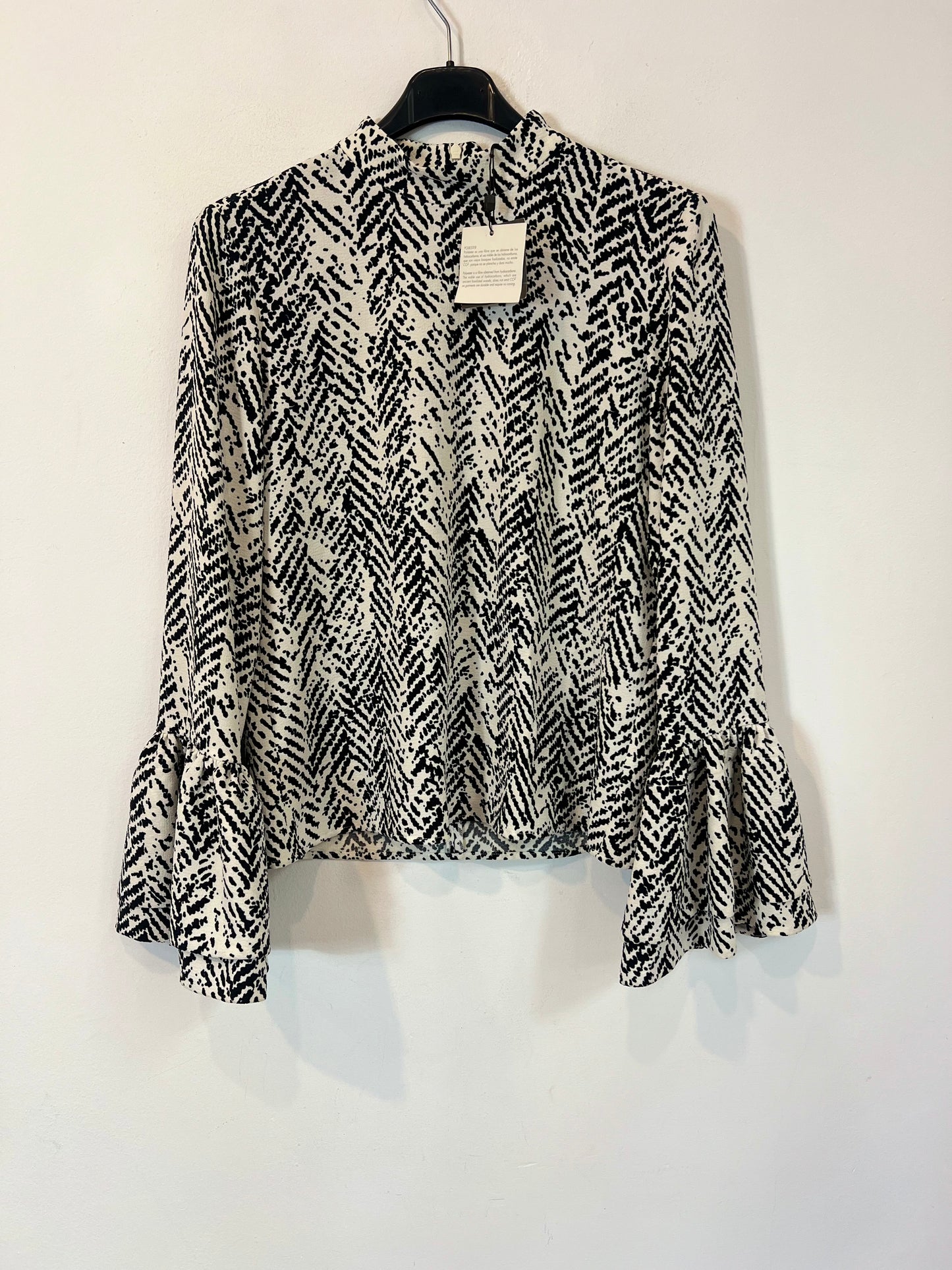 ADOLFO DOMINGUEZ. Top blanco estampado T.38