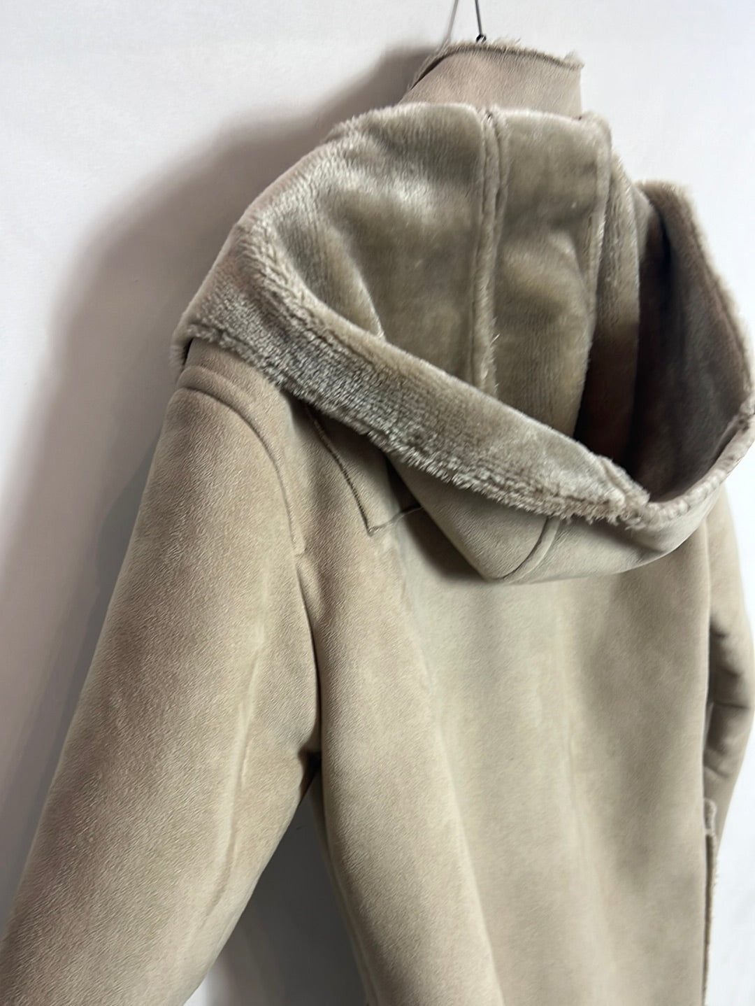 ADOLFO DOMINGUEZ. Abrigo beige texturas. T S