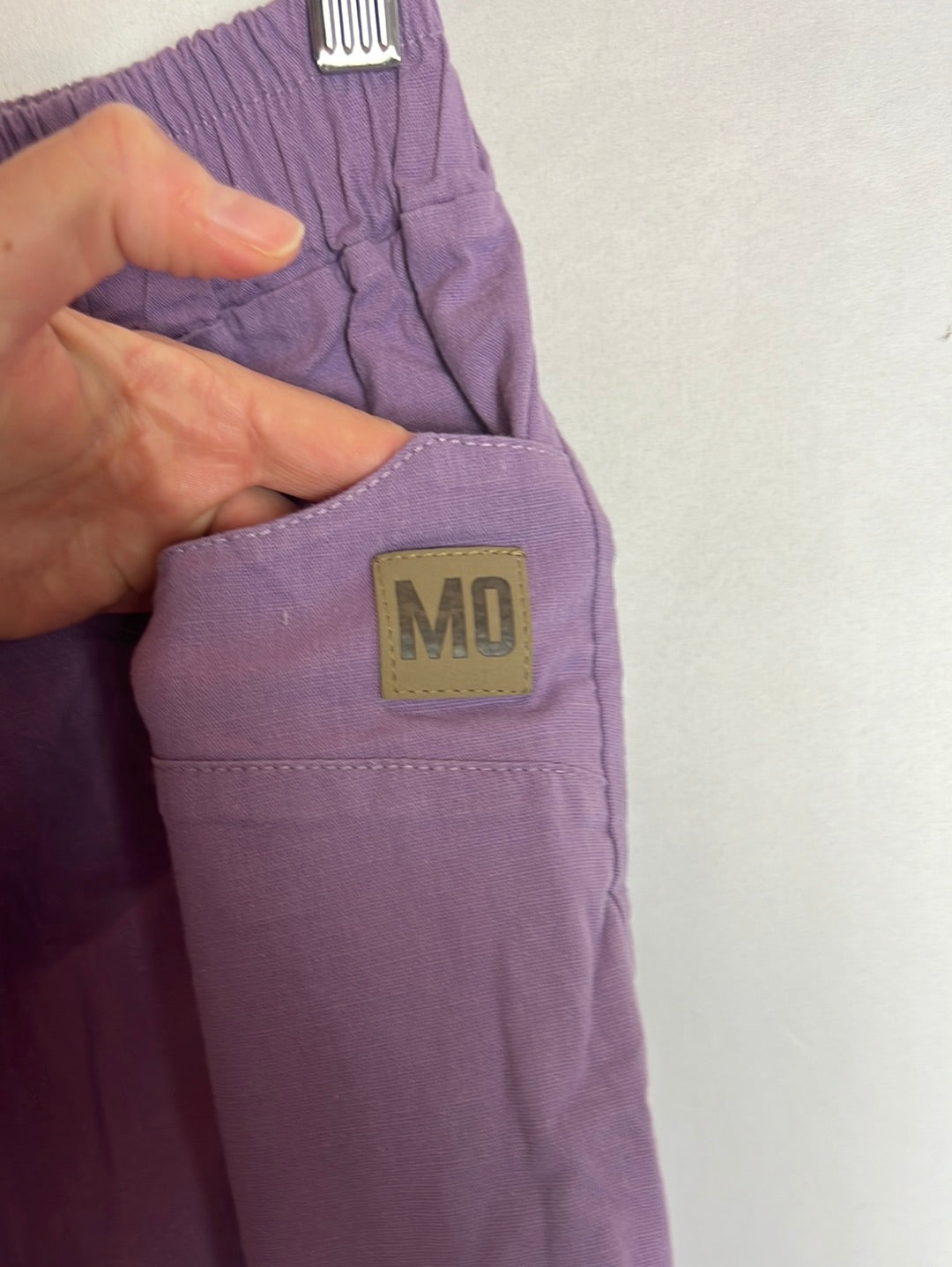 PREEYA CLOSET. Pantalón morado cropped. T S