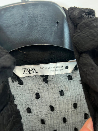 ZARA. Blusa negra plumeti T.m