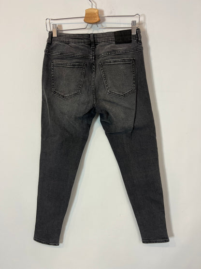 ZARA. Pantalón gris pillito T.38