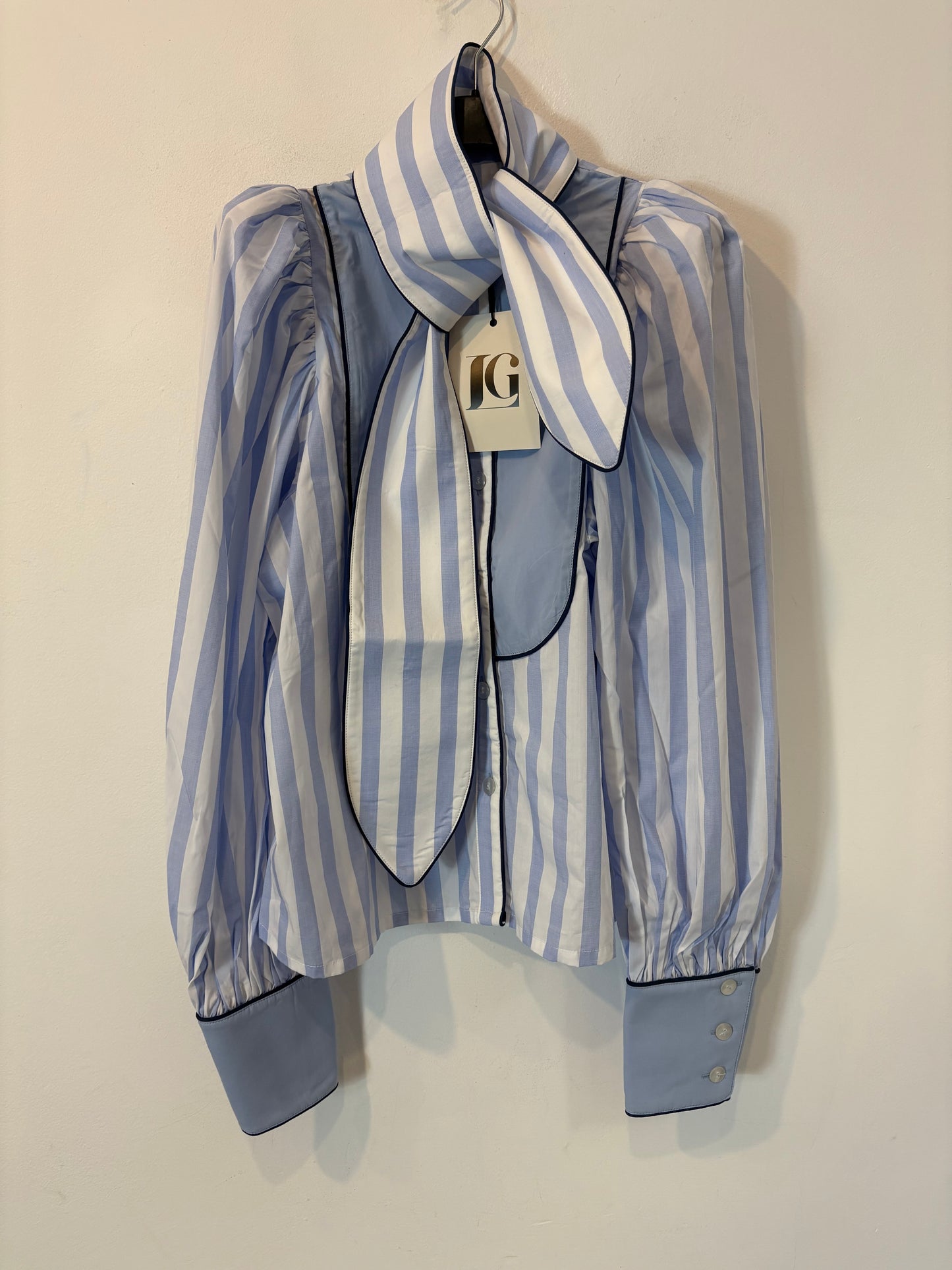 LAGANINI. Striped blouse with bow detail. TM/L