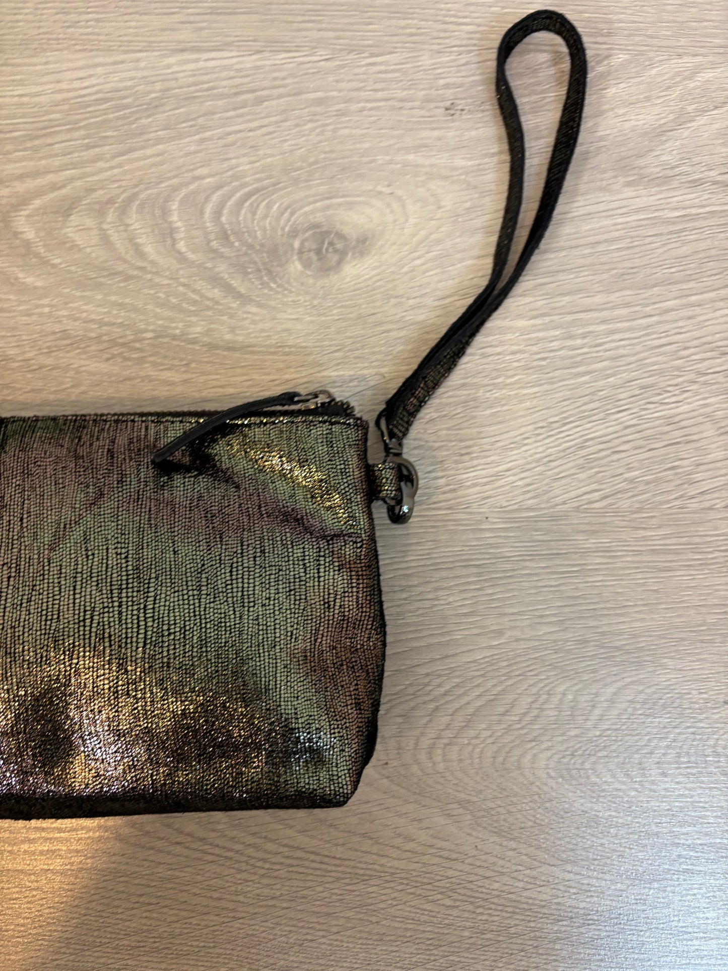 VILA. Glossy textured handbag