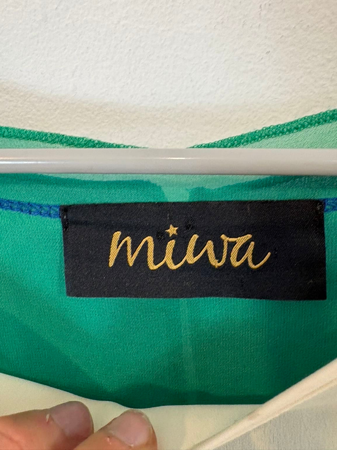 MIWA. Top fluido tricolor  seda