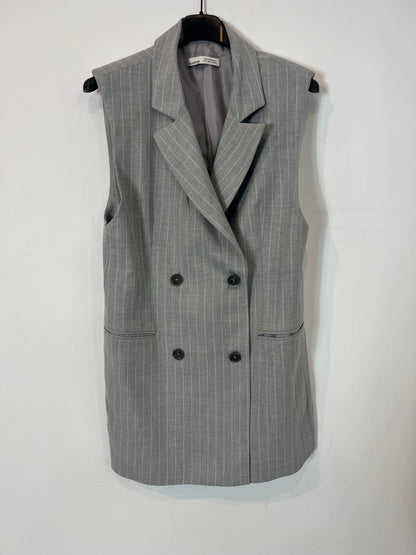 PULL&BEAR. Total look gris rayas T.s