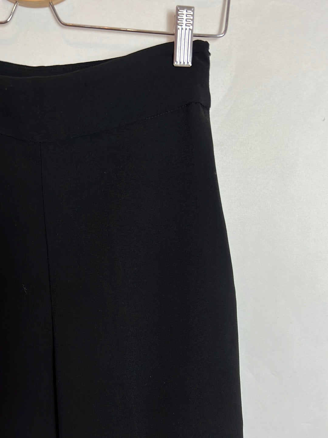ZARA. Pantalón negro fluido culotte. T XS
