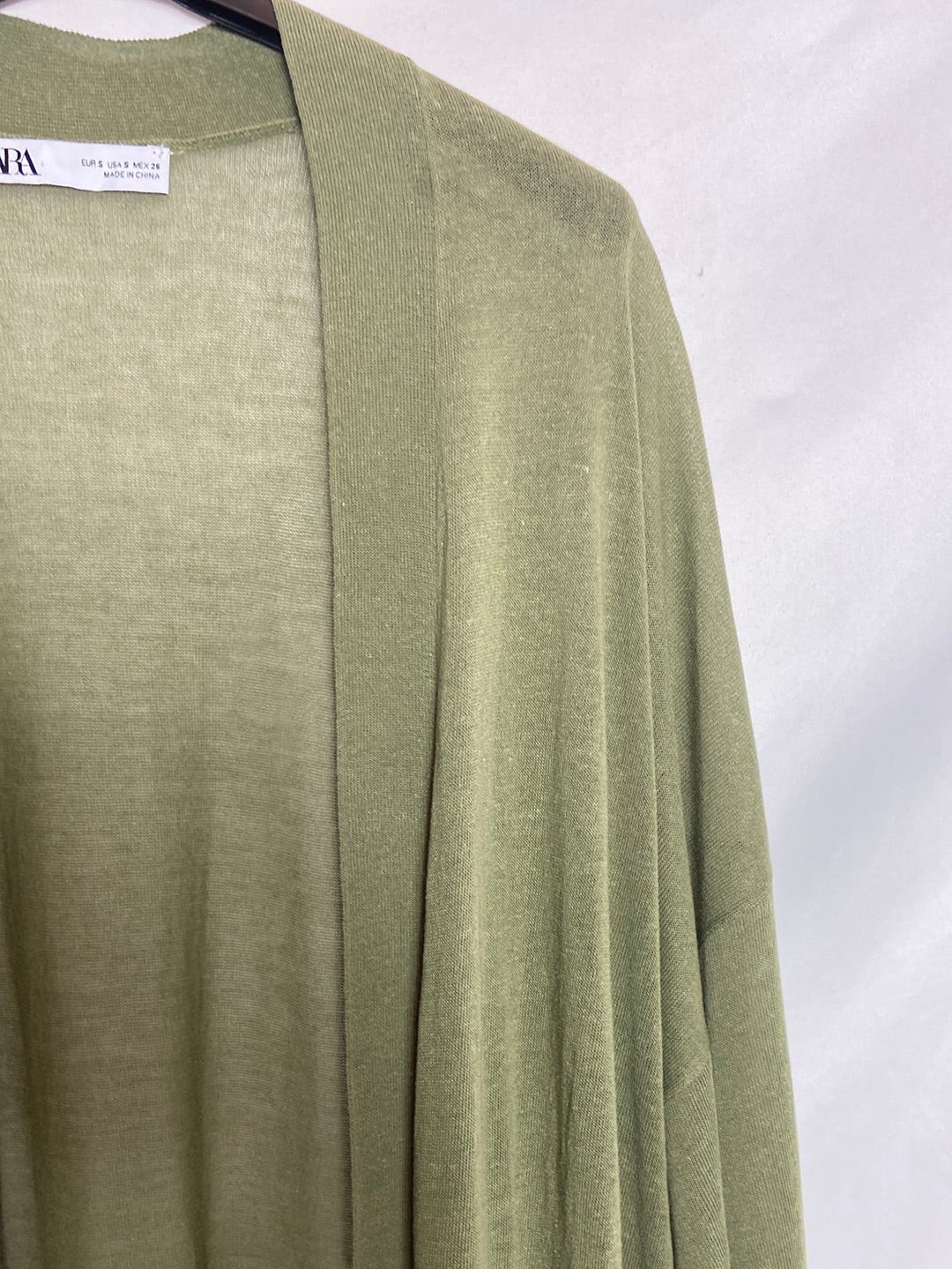 ZARA. Fine green Ts cardigan