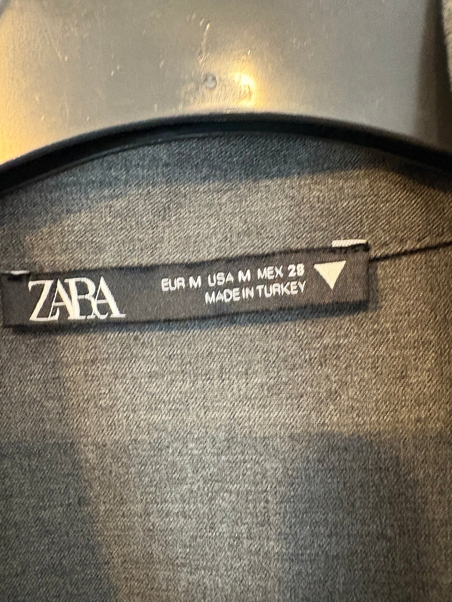 ZARA. Mono corto gris marengo