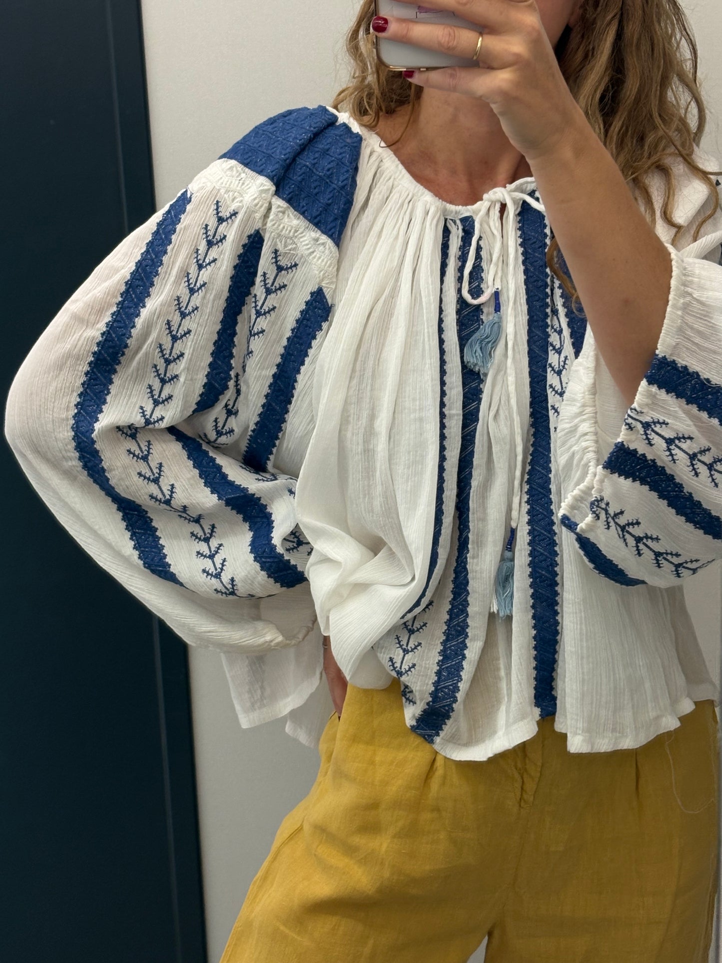 SLUIZ IBIZA. Blusa booho blanca bordados