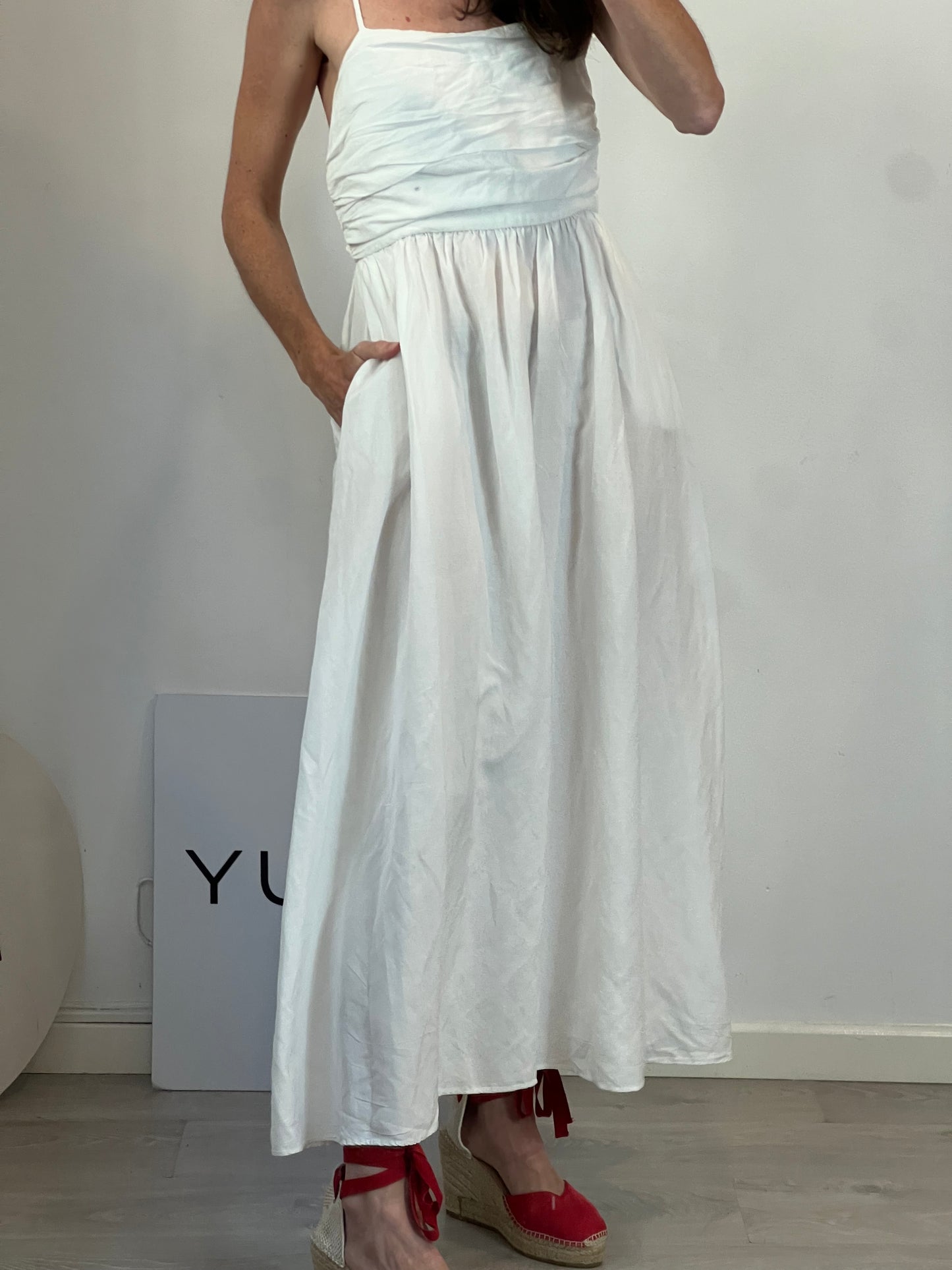 THE NEW SOCIETY. Vestido largo  blanco lino