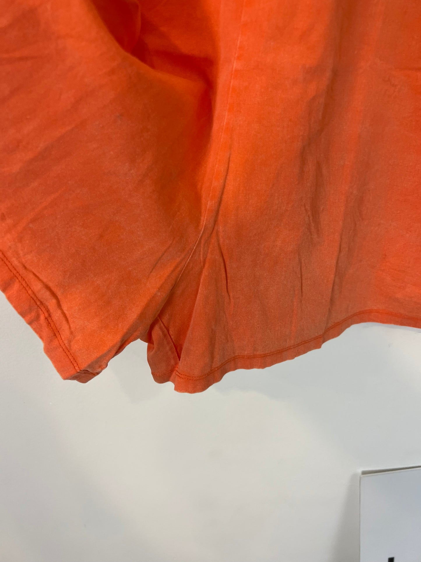 ZARA. Mono naranja flúor abotonado efecto desgastado. T M