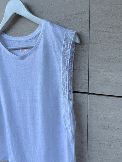DES PETITS HAUTS. Top lino blanco detalle mangas