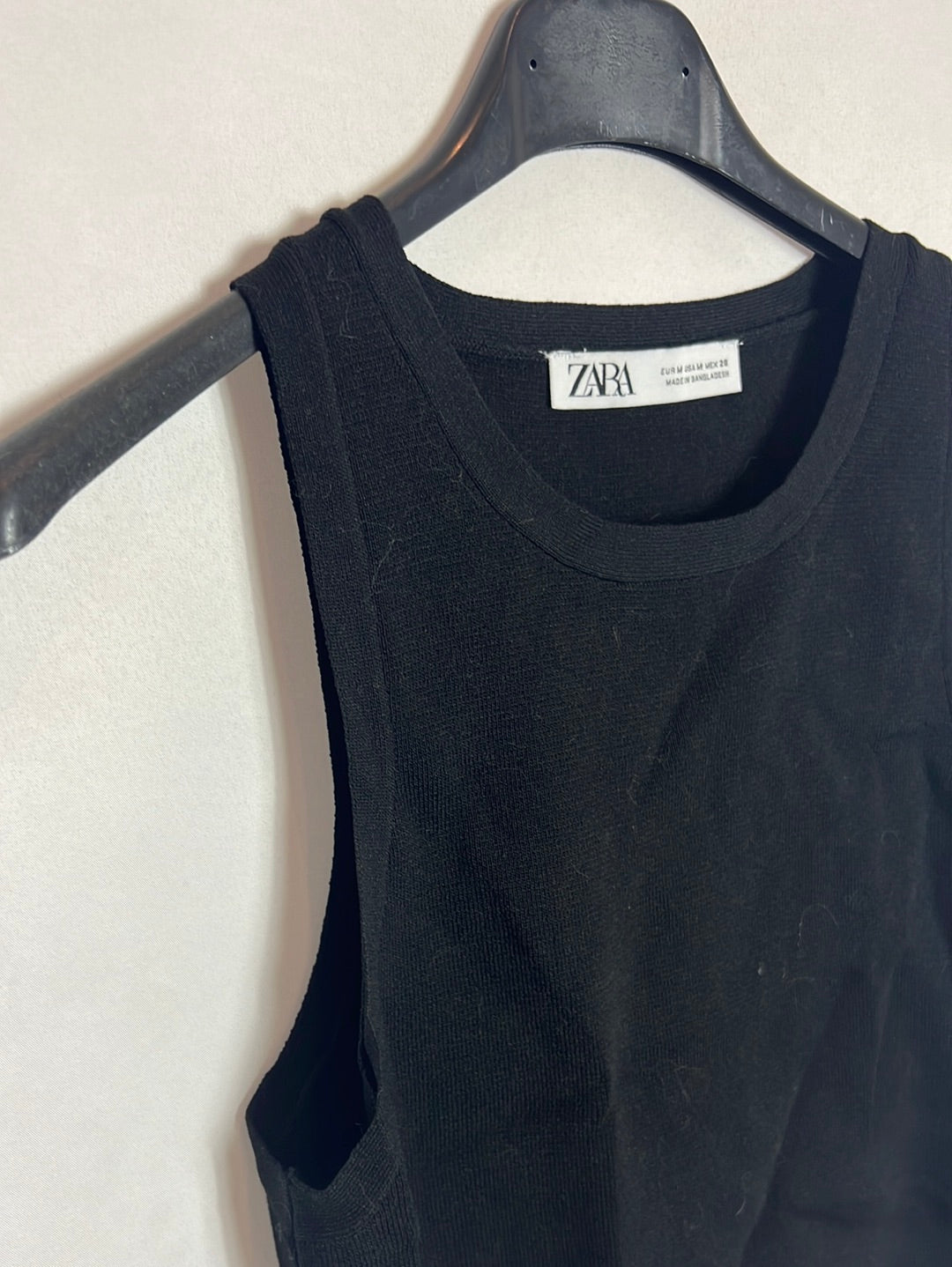 ZARA. Top negro punto. T M