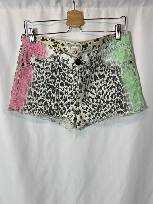 CURRENT ELLIOT. Animal print denim shorts in colors. Size 27 (38)