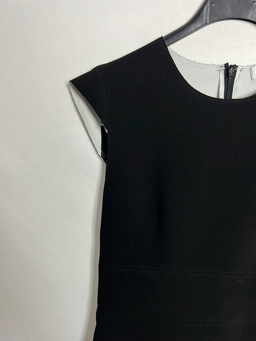 SANDRO. Vestido negro corto textura. T 1(S)
