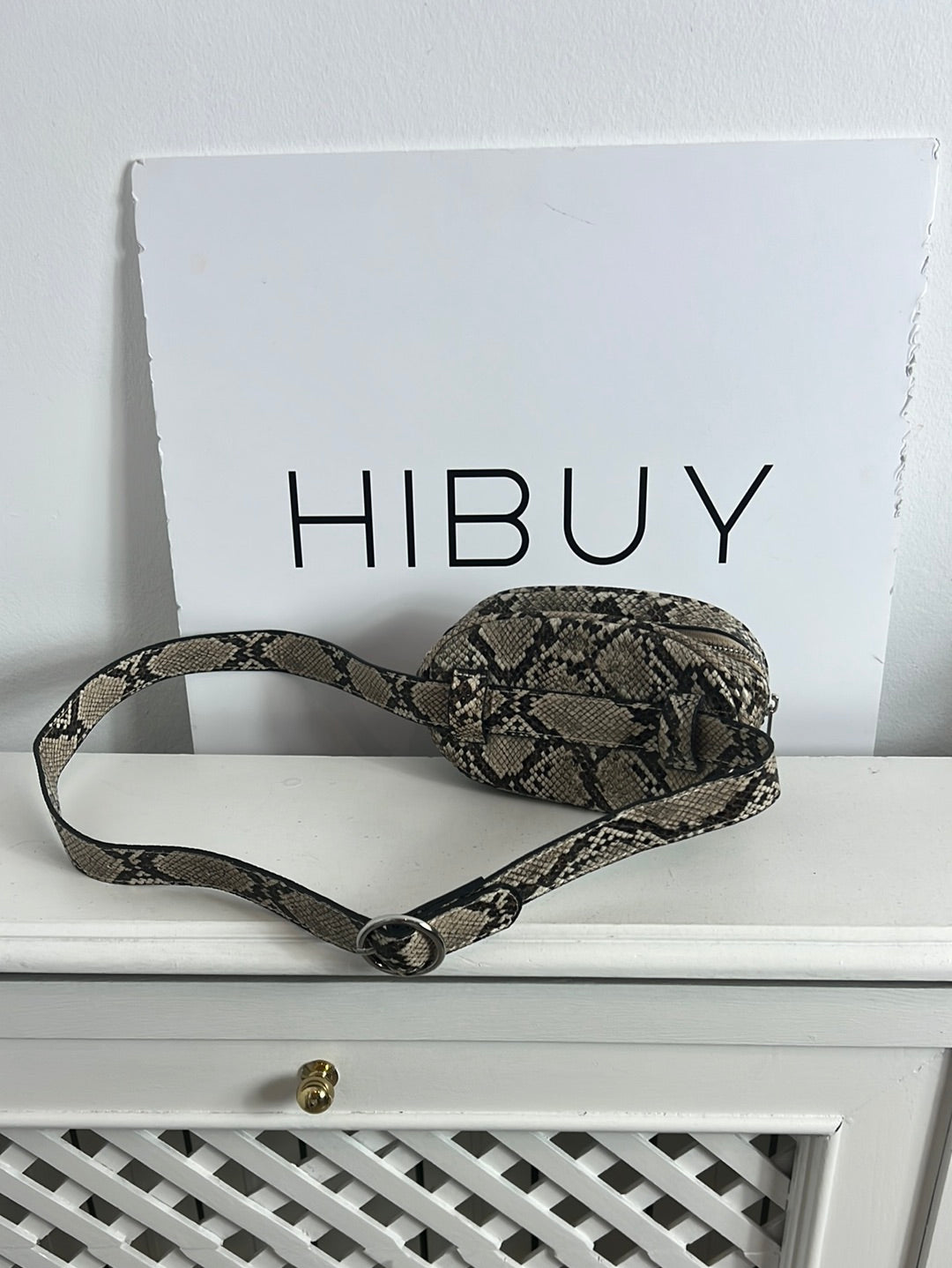 STRADIVARIUS. Snake-effect belt bag