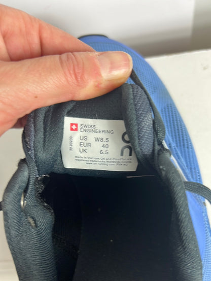 ON. Zapatillas azules y grises. T 40