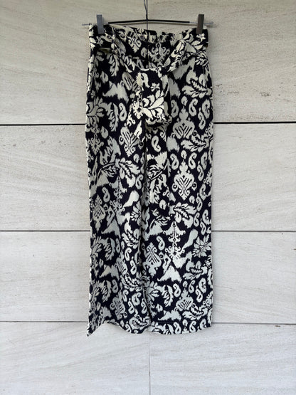 MANGO. Pantalón estampado fluido. T XS