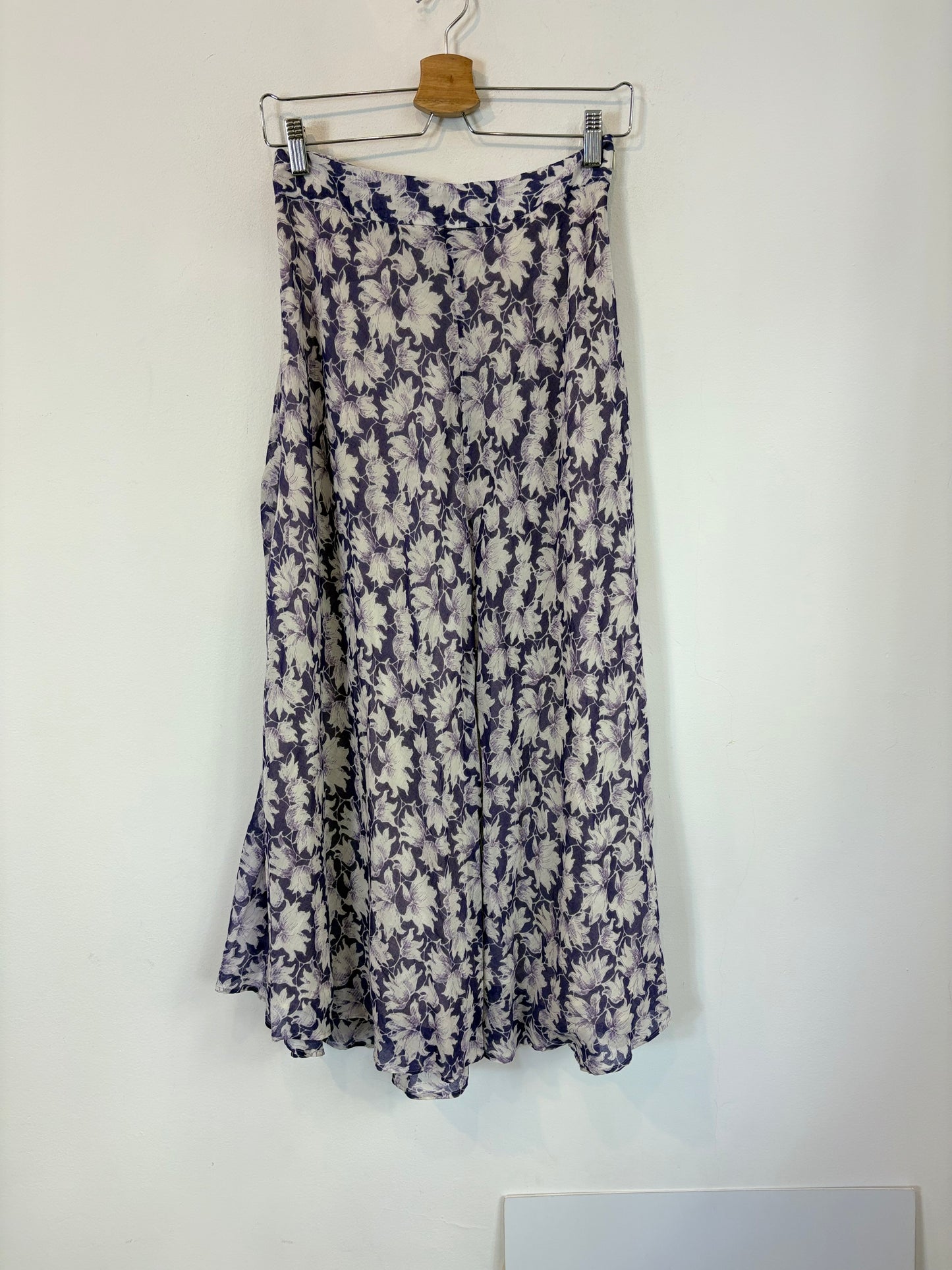 MASSCOB. Falda midi estampada vuelo