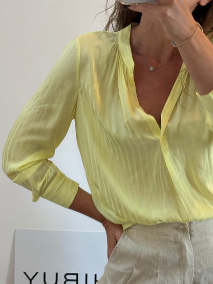 ZADIG & VOLTAIRE. Blusa amarilla plisada. T S