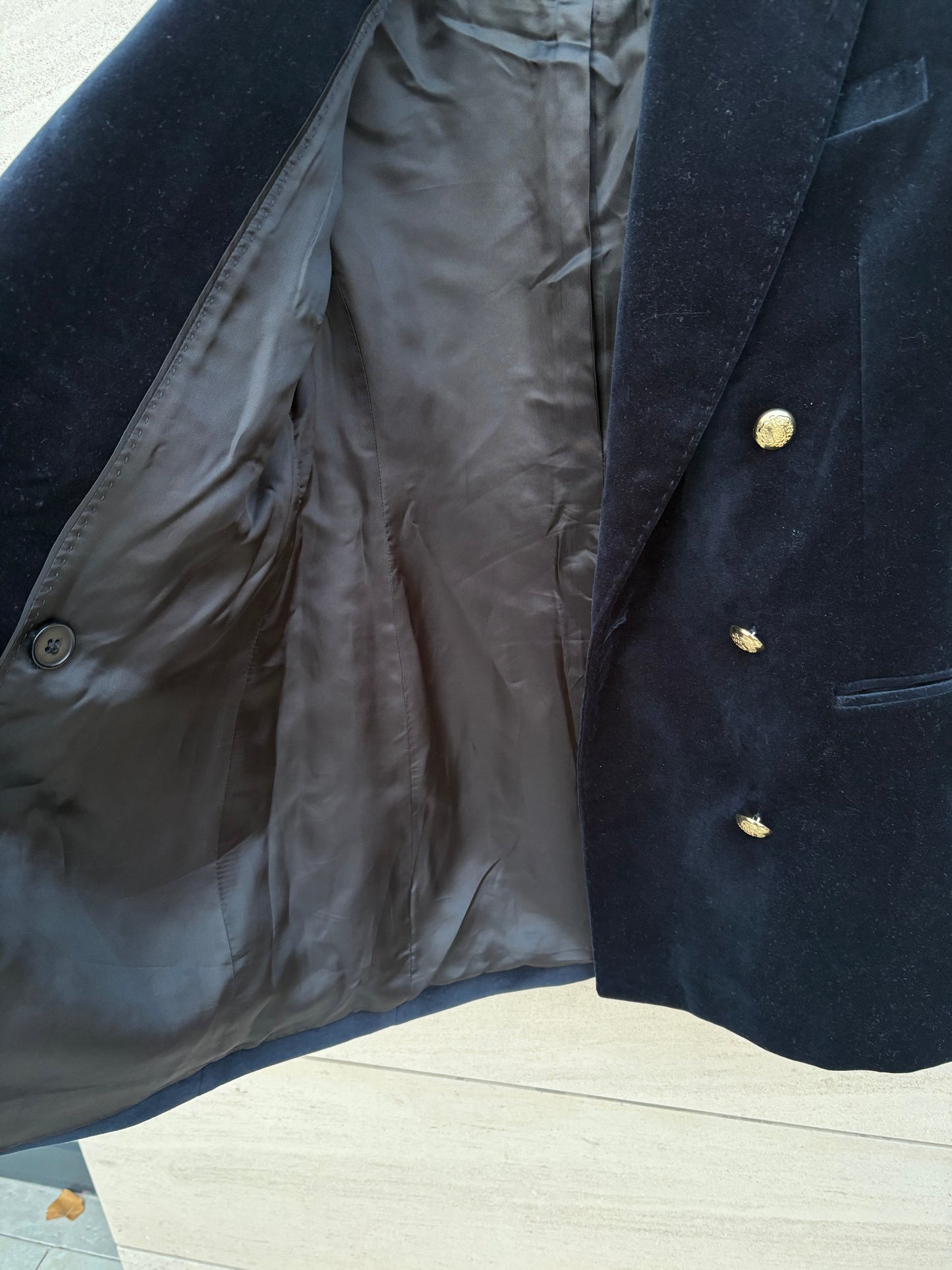 ZARA. Blazer terciopelo botones dorados