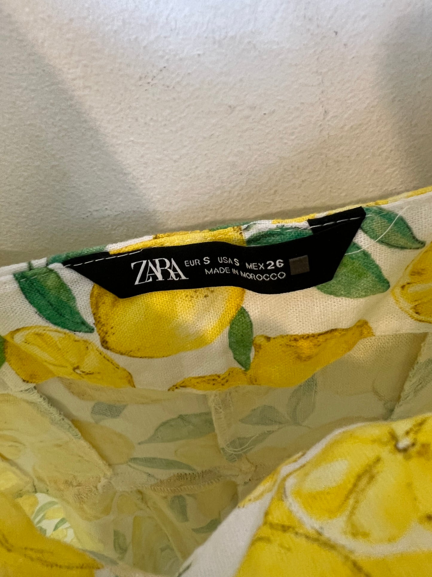 ZARA. Vestido estampado limones. T S