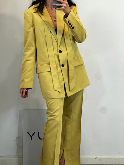 ZARA. Traje de chaqueta en tono pastel lazada