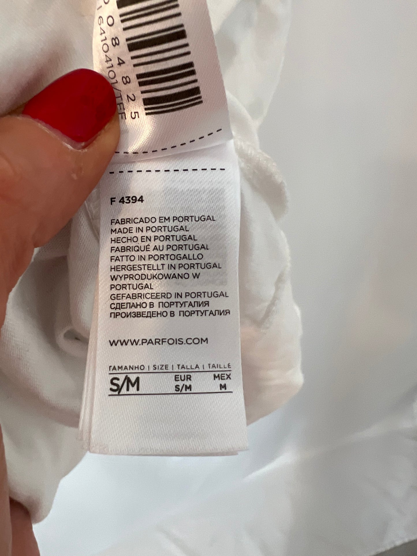 PARFOIS. Camiseta blanca cuello pico. T S/M