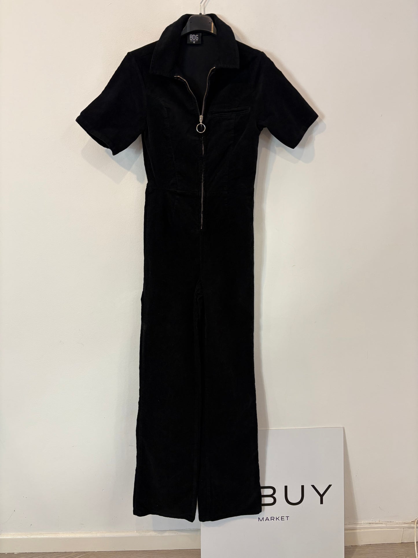 URBAN OUTFITERS. Mono largo negro textura
