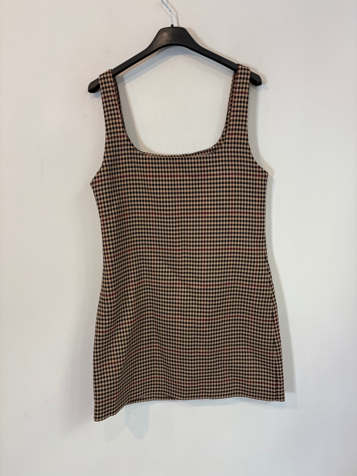 AMEÉ. Sleeveless fringed sweater S.(s)