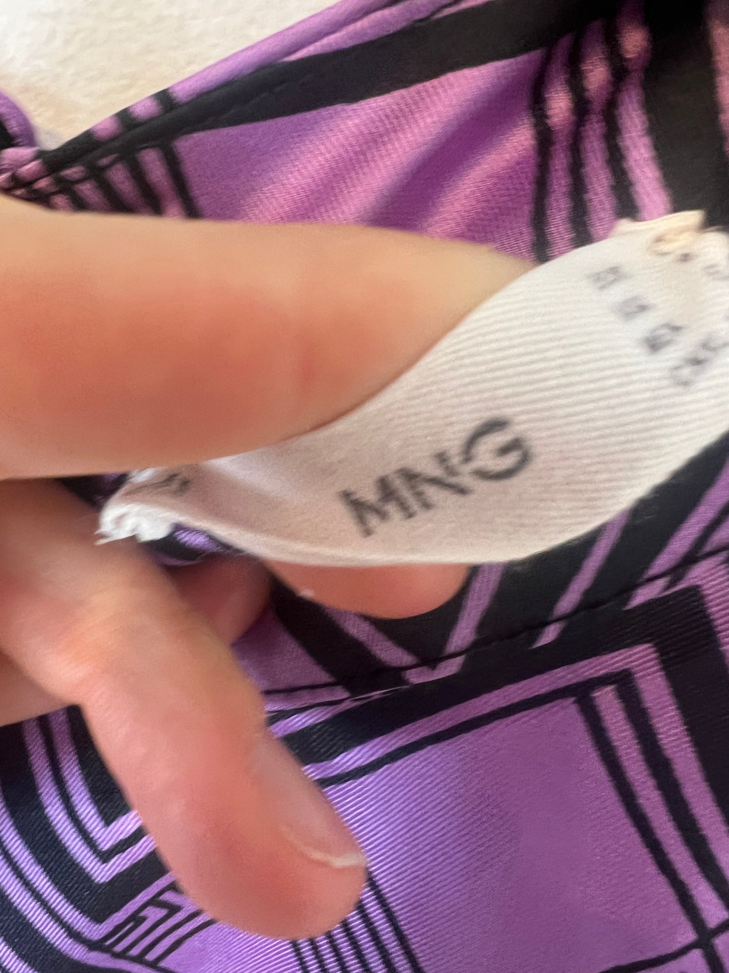 MANGO. Vestido fluido estampado retro. T L