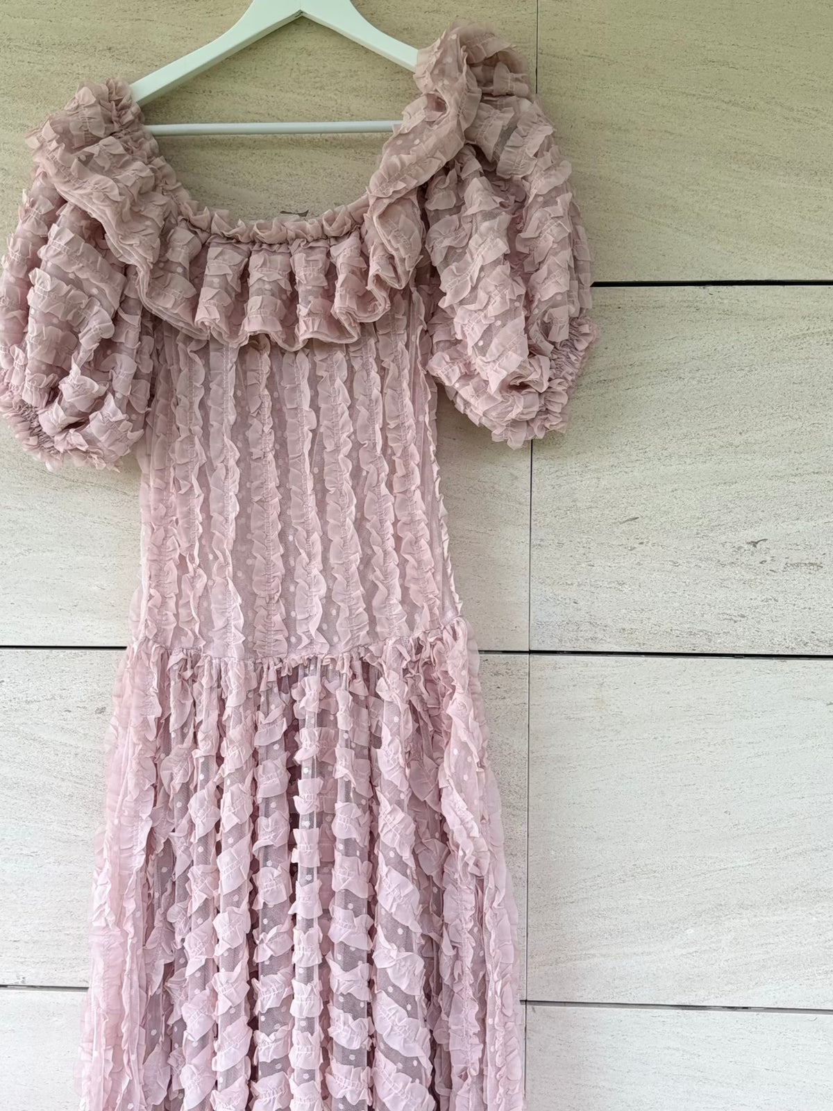 MARMOTA. Vestido largo de gala en tul plumeti rosa empolvado