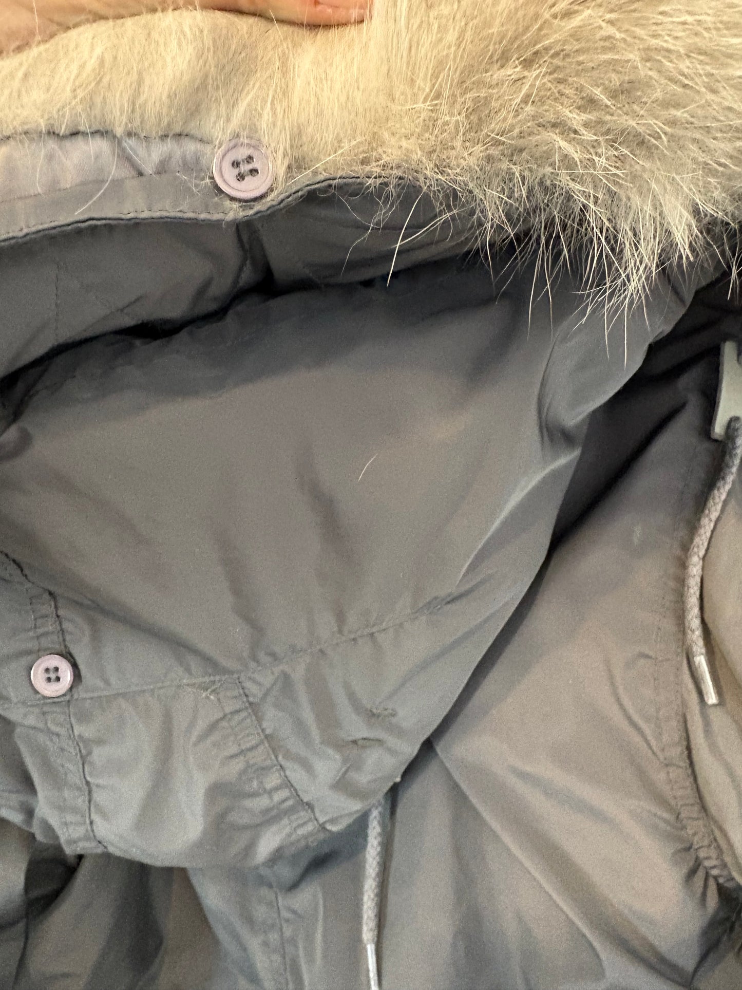 DUCIE. Parka gris pelo natural