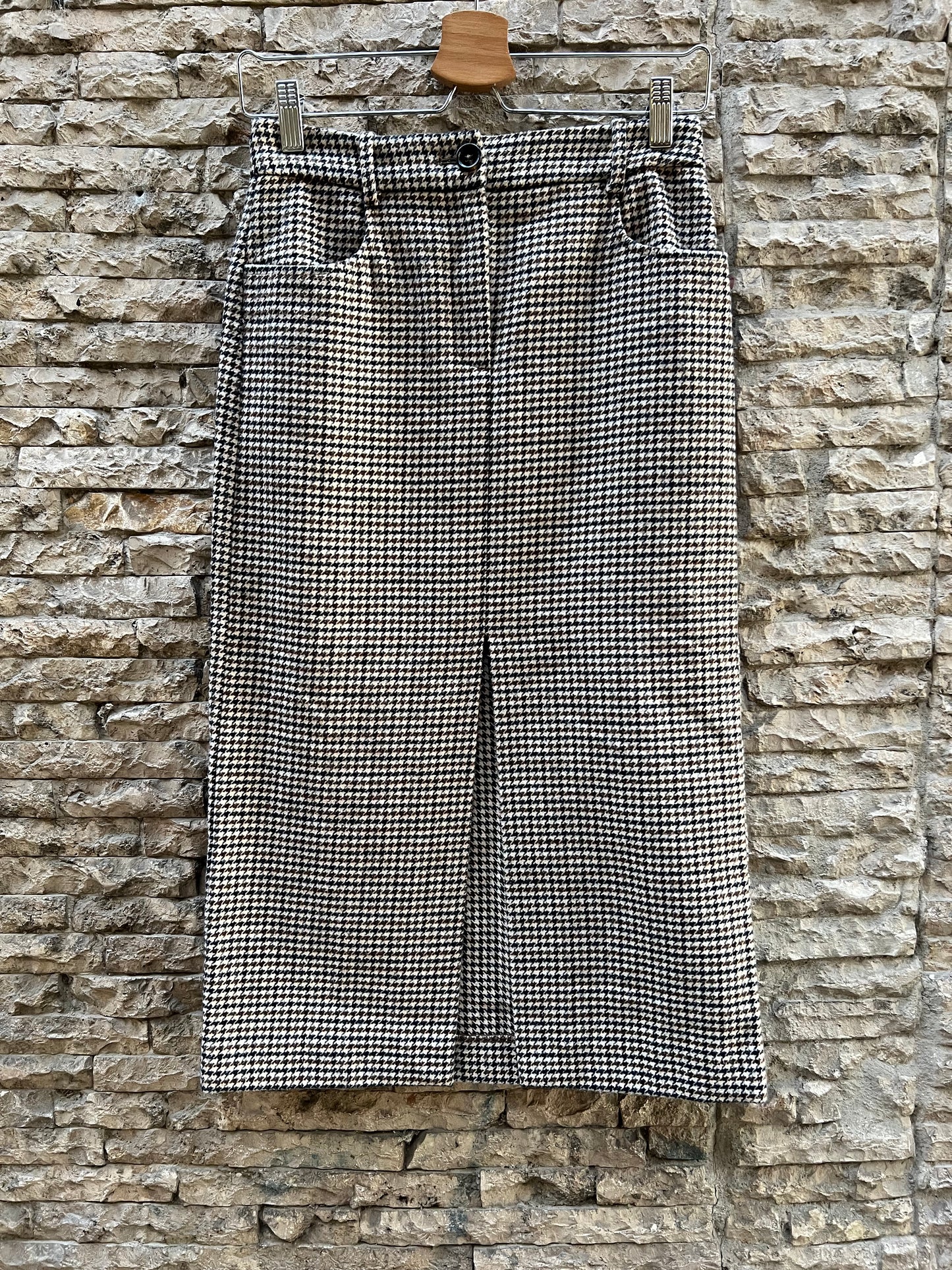 MANGO. Falda midi pata de gallo