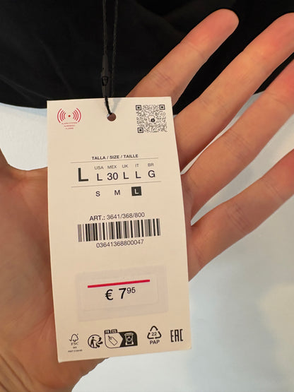 ZARA. Top negro palabra de honor