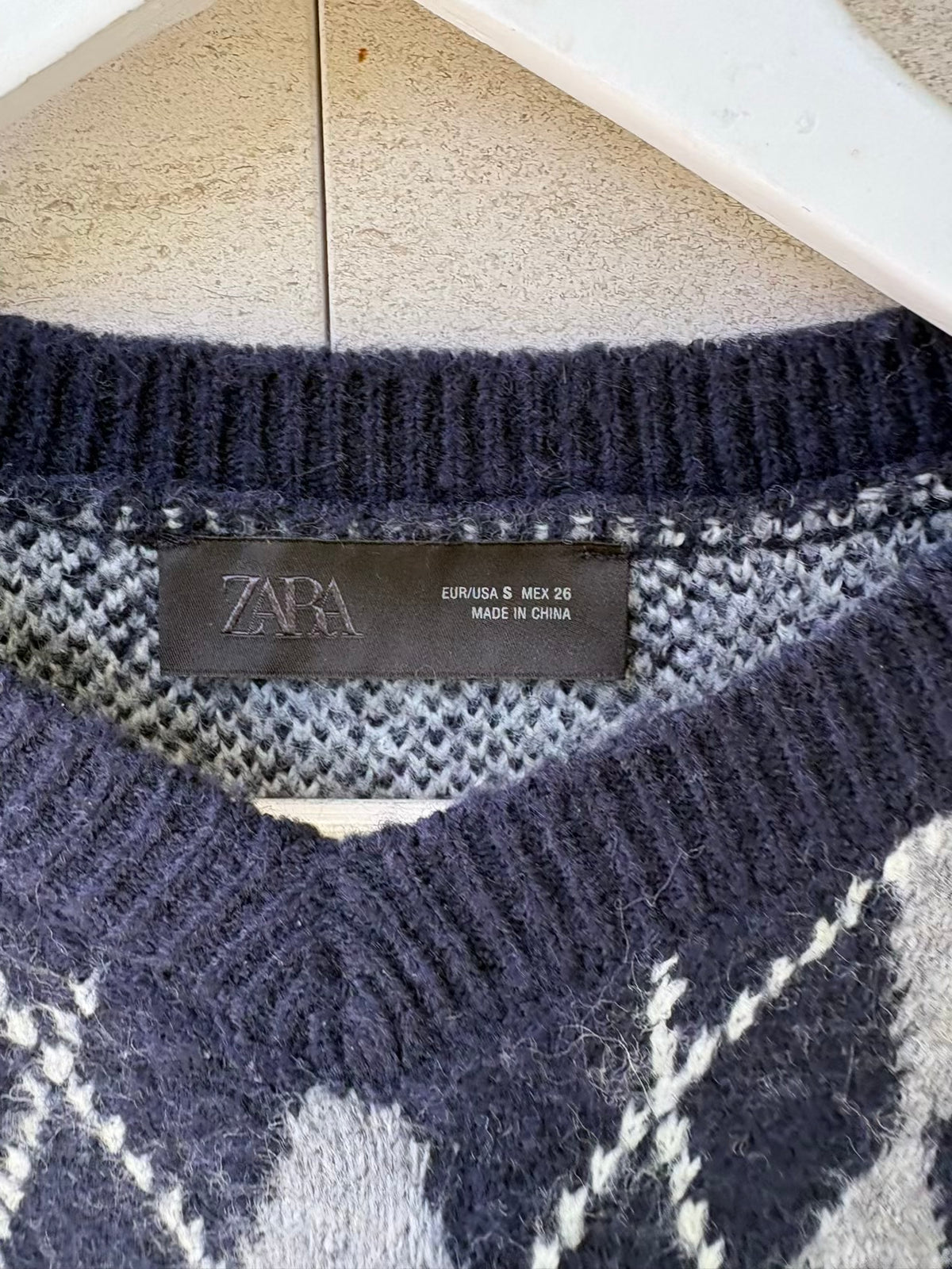 ZARA. Jersey azul rombos