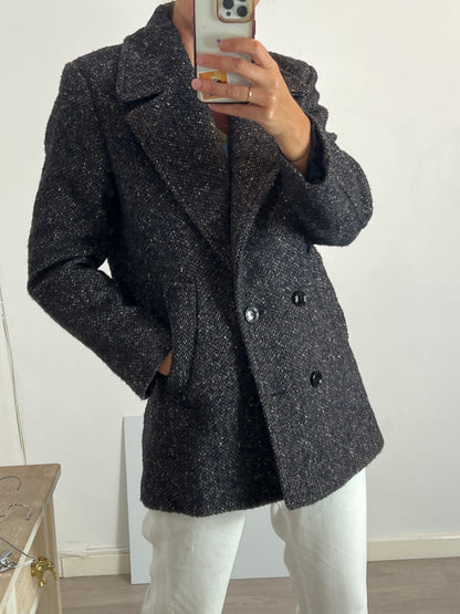 MANGO. Abrigo negro cruzado jaspeado. T S