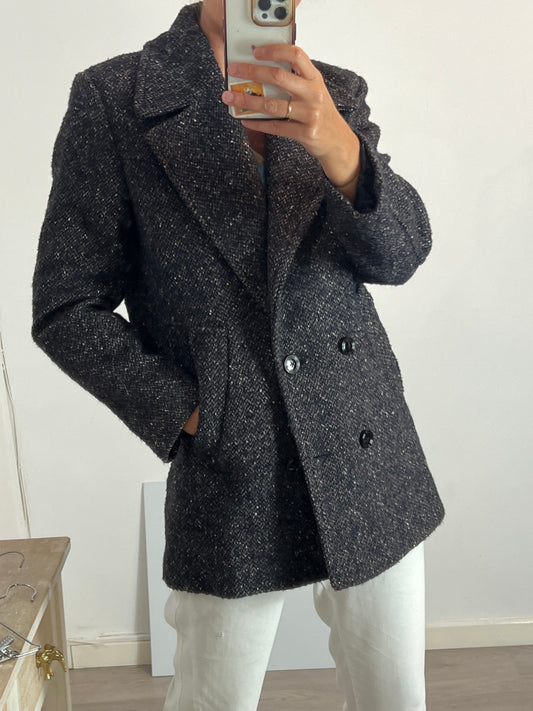 MANGO. Abrigo negro cruzado jaspeado. T S